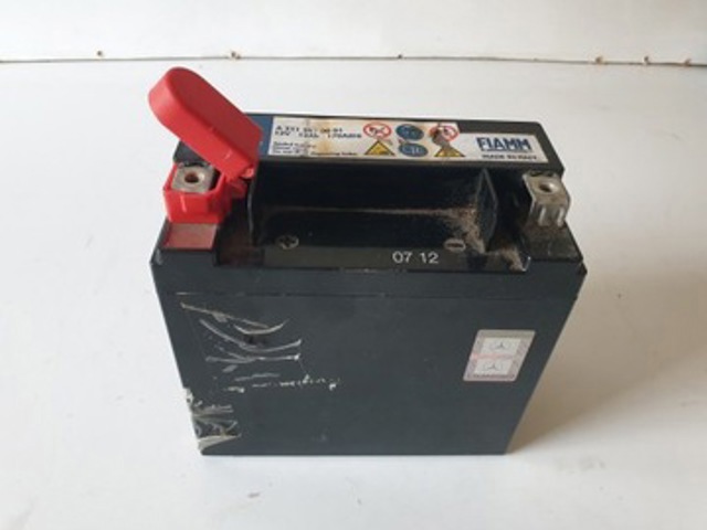 Batería de arranque A2115410001 VAG