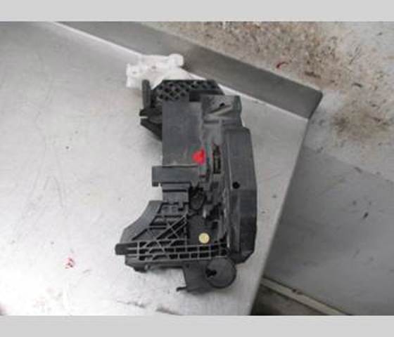 Cerradura de puerta delantera derecha A2207206035 Mercedes