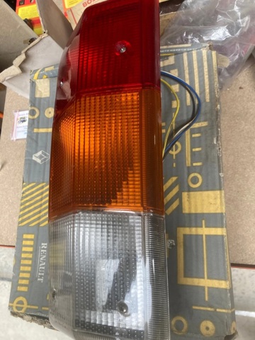 Comprar Piloto trasero derecho Renault Master I T a bajo precio