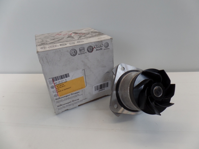 022121011X VAG Bomba de agua  disponible Ourense