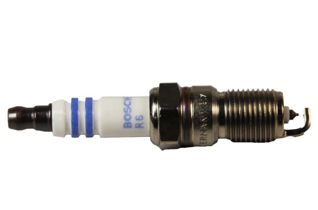 0242240620 BOSCH Bujía  en stock Gandía