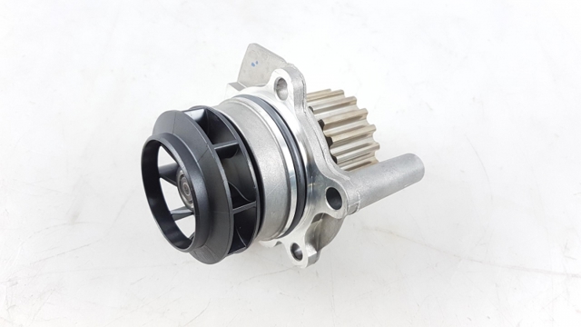 03L121011Q VAG Bomba de agua  disponible Ourense
