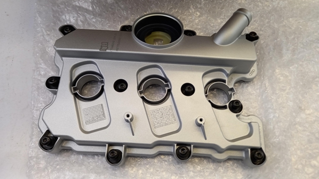 VAG 06E103471P Tapa de válvulas izquierda  en stock Valencia