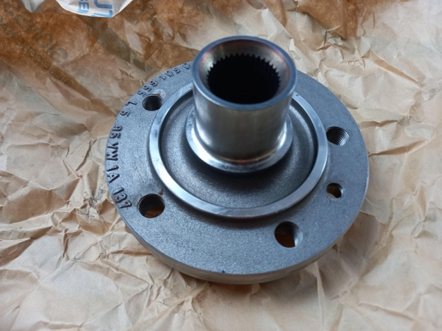 Comprar Cubo de rueda delantero Seat Alhambra  7V8, 7V9 a bajo precio