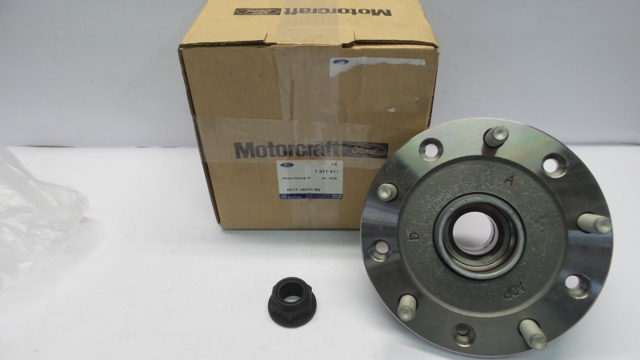 FORD 1377911 Cubo de rueda trasero  en stock Terrassa