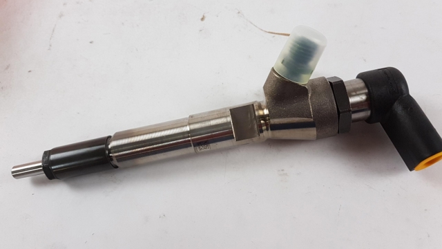 1660000Q1V NISSAN Inyector de combustible  disponible Vigo