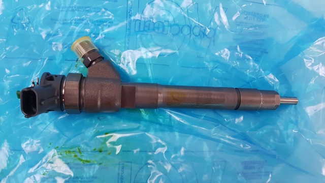 166000804R RENAULT Inyector  en stock Huelva