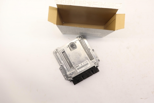 237104128R RENAULT ECU  en stock Huelva