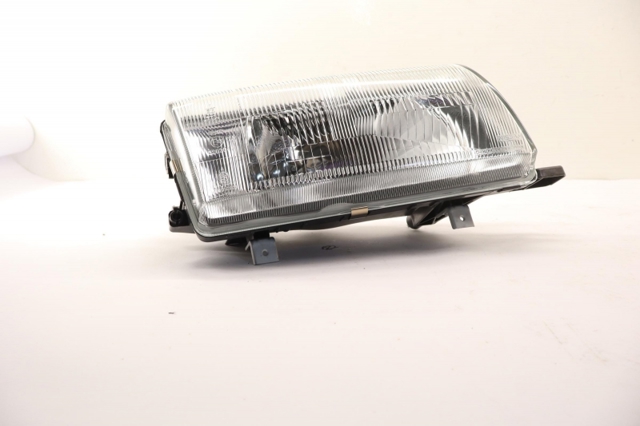 Comprar Faro delantero derecho Sunny III Y10
