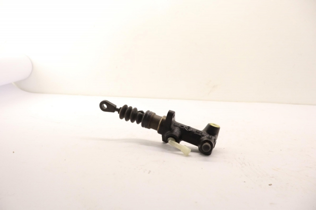 Cilindro maestro de clutch Volkswagen Passat  (1988-1997)