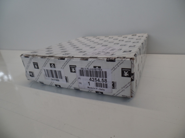 425458 Pastillas de freno delanteras de disco  disponible Utrera