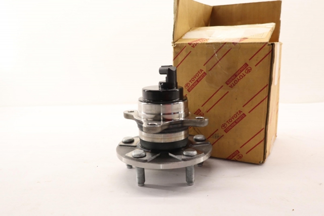 TOYOTA 4355050011 Buje de rueda delantero  en stock Terrassa