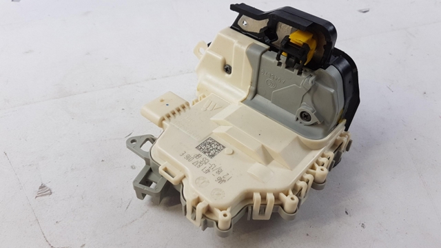 4F1837016E VAG Cerradura de puerta delantera derecha  disponible Ourense
