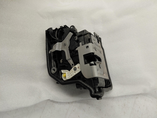 Cerradura de puerta delantera izquierda BMW 6  (G32)
