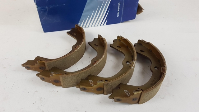 HYUNDAI 583504HA00 Zapatas de freno de mano comprar Barcelona