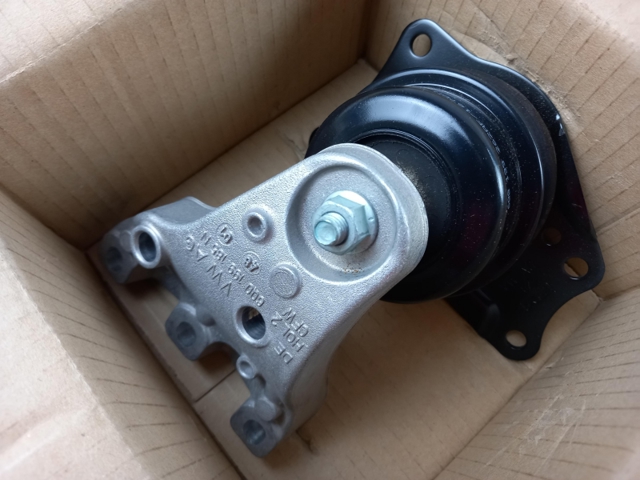 VAG 6Q0199167BM Soporte de motor derecho  en stock Salamanca
