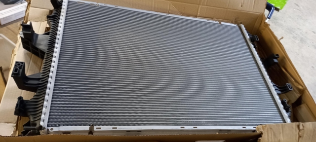 Radiador de agua Volkswagen Transporter (7HB, 7HJ, 7EB, 7EJ)