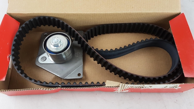 8671019549 Kit de distribución  en stock Castellón