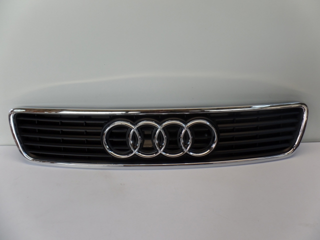 Comprar Parrilla del radiador Audi A4  8D2 a bajo precio