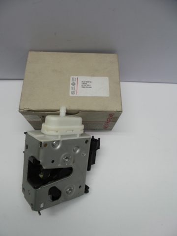 8D1837016B Cerradura de puerta delantera derecha comprar Girona