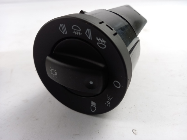 8E0941531C5PR VAG Interruptor de luces en el tablero comprar Madrid