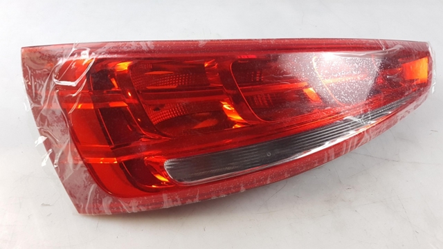 8U0945093 Piloto trasero izquierdo comprar Sevilla