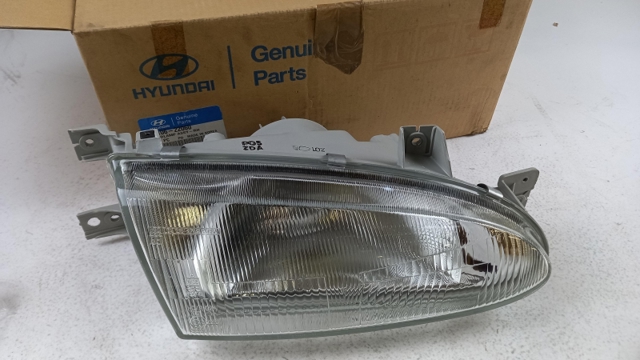 Faro delantero derecho Accent  sedán (1994-2001) original desde 57,60 €