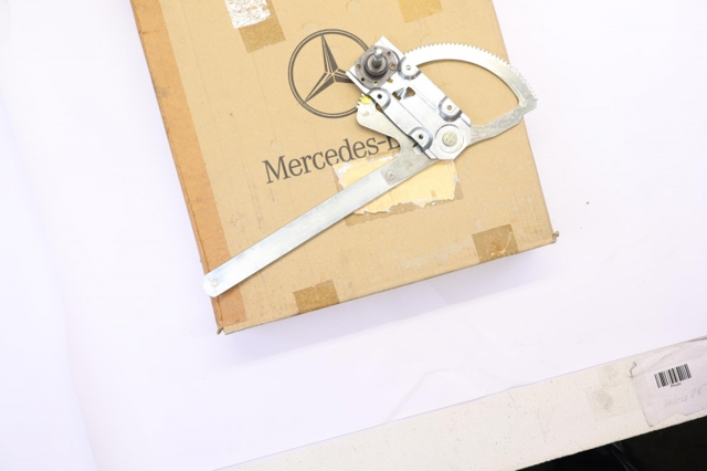 A9017202046 MERCEDES Mecanismo de elevalunas de la puerta delantera derecha  comprar en Oviedo