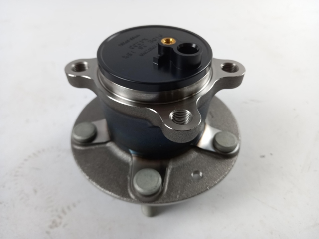 D10E2615X MAZDA Cubo de rueda trasero  en stock Gandía