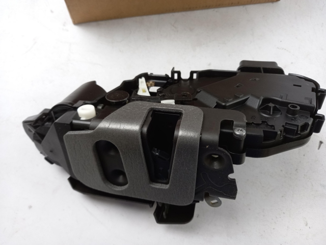 LR091351 LAND ROVER Cerradura de puerta trasera izquierda  comprar en Jaén