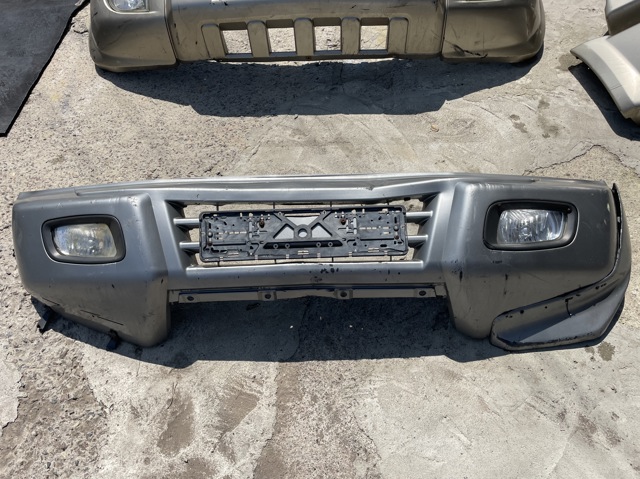 MR508248 Parachoques delantero  comprar en Pontevedra