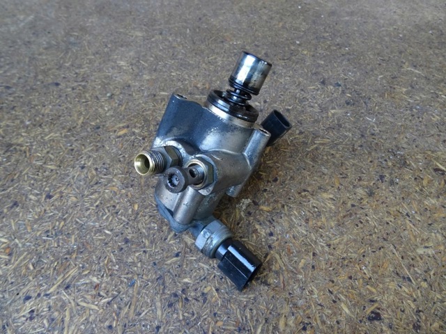 06F127025B Bomba inyectora  en stock Granada