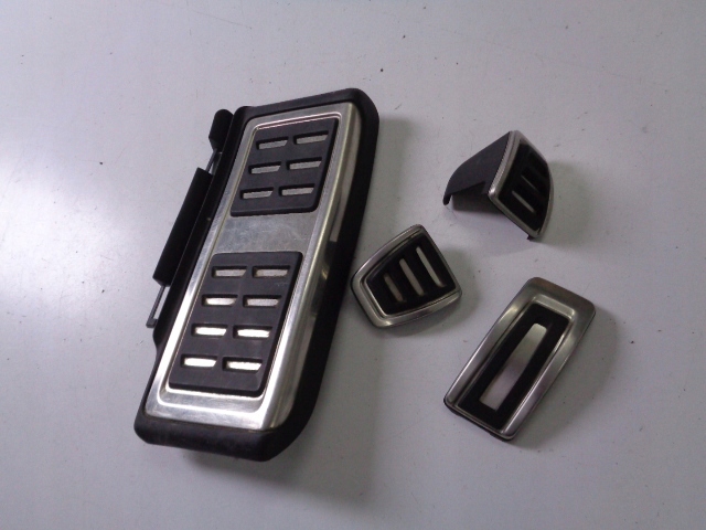 VAG 5Q1864551 Revestimiento de pedal, juego  en stock Terrassa