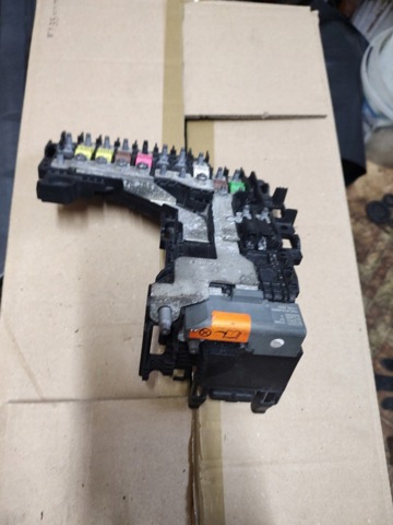 9665878080 PEUGEOT Caja de fusibles  comprar en Lleida