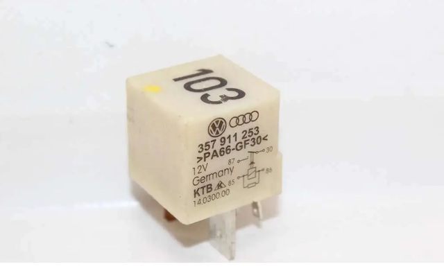 Relé de bujía de precalentamiento Volkswagen Caddy 2 9K9