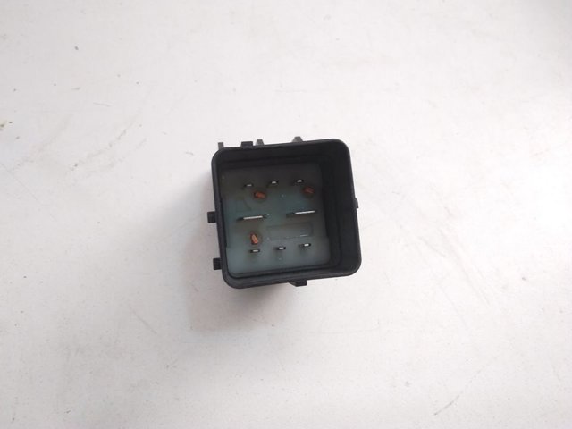 Relé de bujía de precalentamiento Peugeot 406 8B