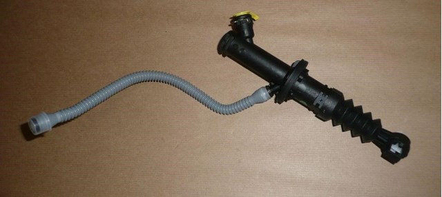306105773R RENAULT Cilindro maestro de embrague  comprar en Jaén