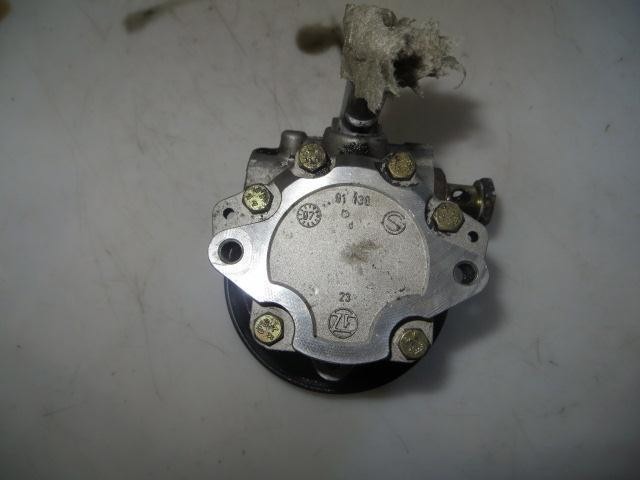 Bomba de dirección asistida  038145157 VAG