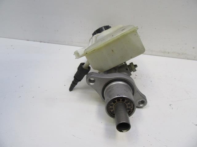 Cilindro principal de freno 1689827 FORD