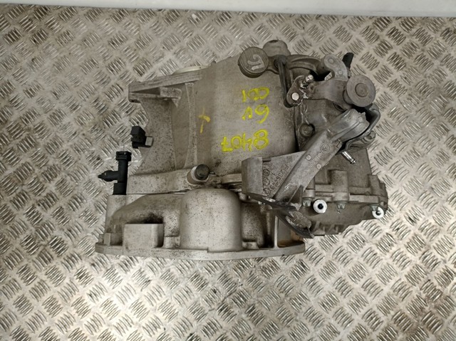 1693600700 Mercedes
