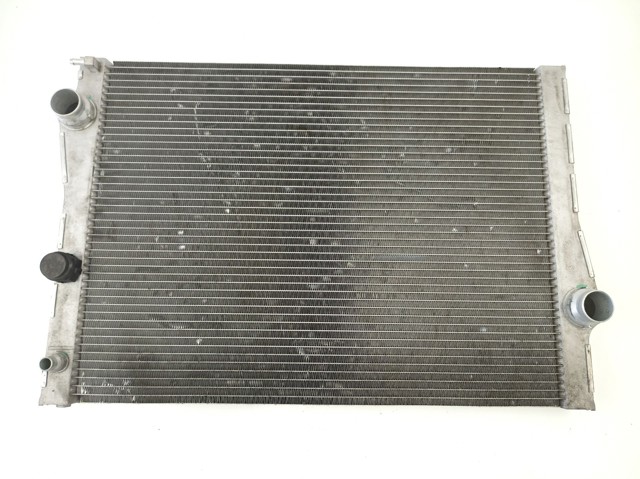 17117533472 Radiador de refrigeración del motor  disponible Burgos