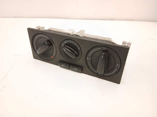1J0820045F VAG Unidad de control aire acondicionado  en stock Córdoba