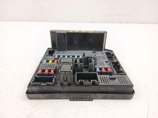 Caja de relés y fusibles Nissan Qashqai I (2006-2013)
