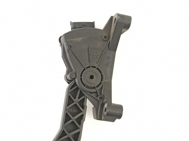 327002F200 HYUNDAI Pedal del acelerador  disponible Ourense