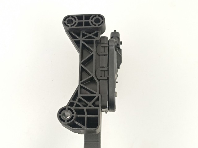 HYUNDAI 327002F200 Pedal del acelerador  en stock Terrassa