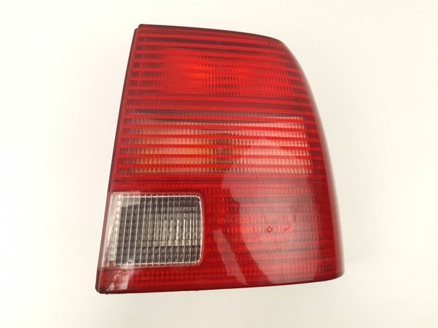VAG 3B5945096F Piloto trasero derecho  en stock Valencia