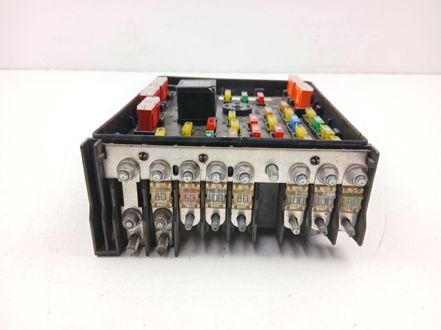 Caja reles Volkswagen Passat (3C2)