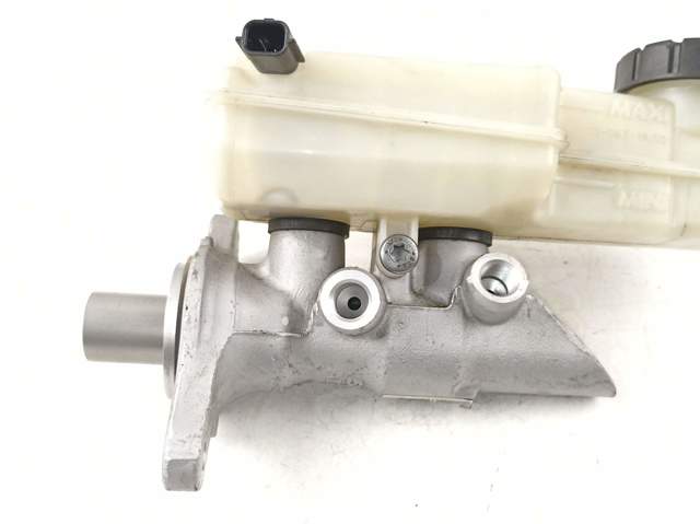 460115826R RENAULT Cilindro maestro de frenos  en stock Gandía