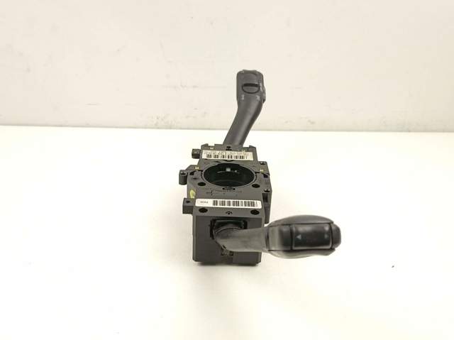 4B0953503G VAG Conmutador derecho de la columna de dirección  disponible Vigo