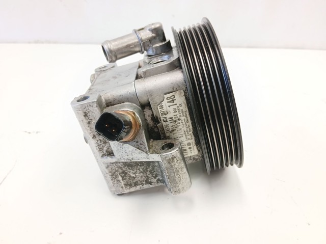 4M513A696AD FORD Bomba de dirección asistida  comprar en Oviedo